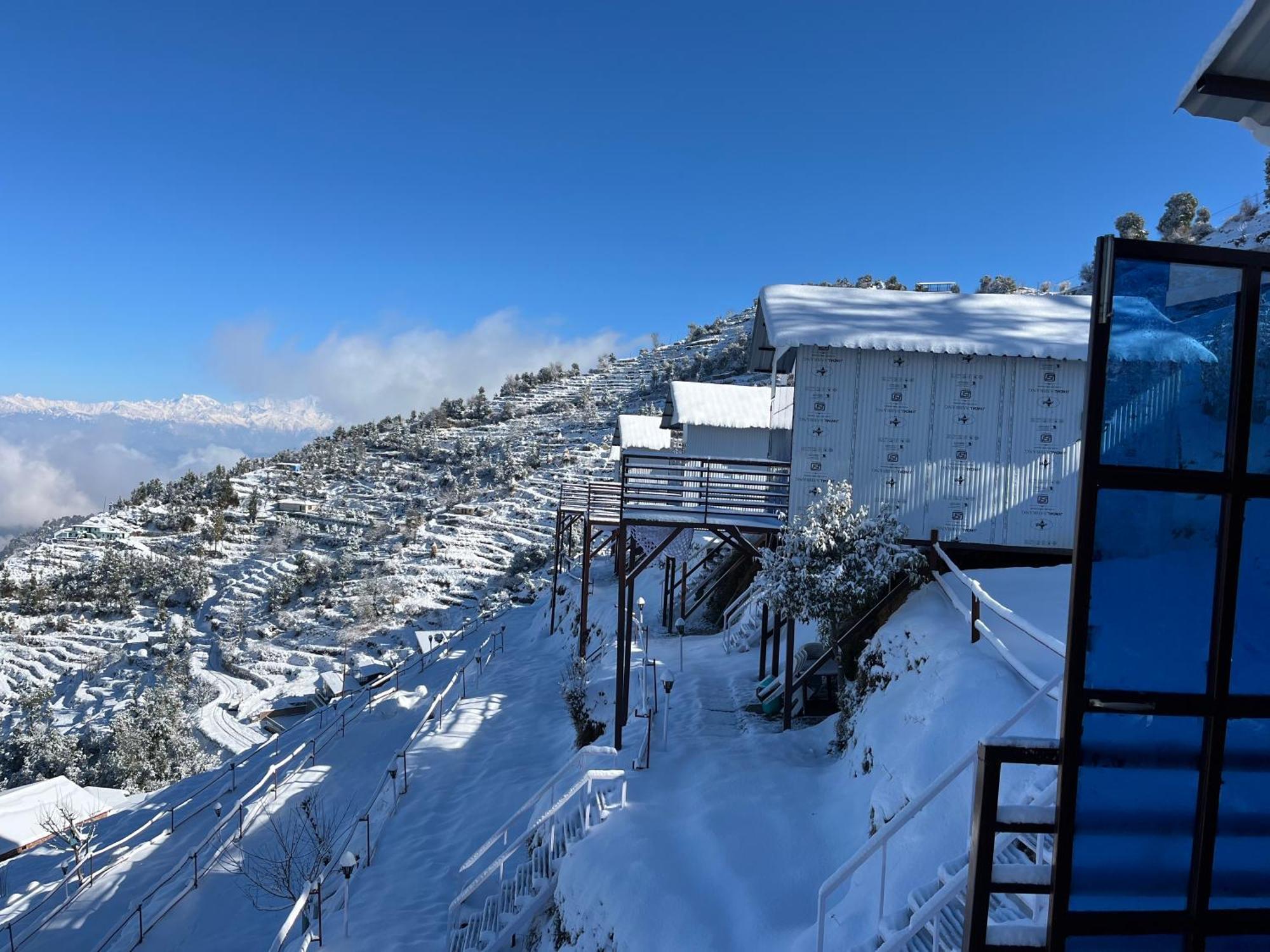 Nivriti Stays Kanatal Exterior photo