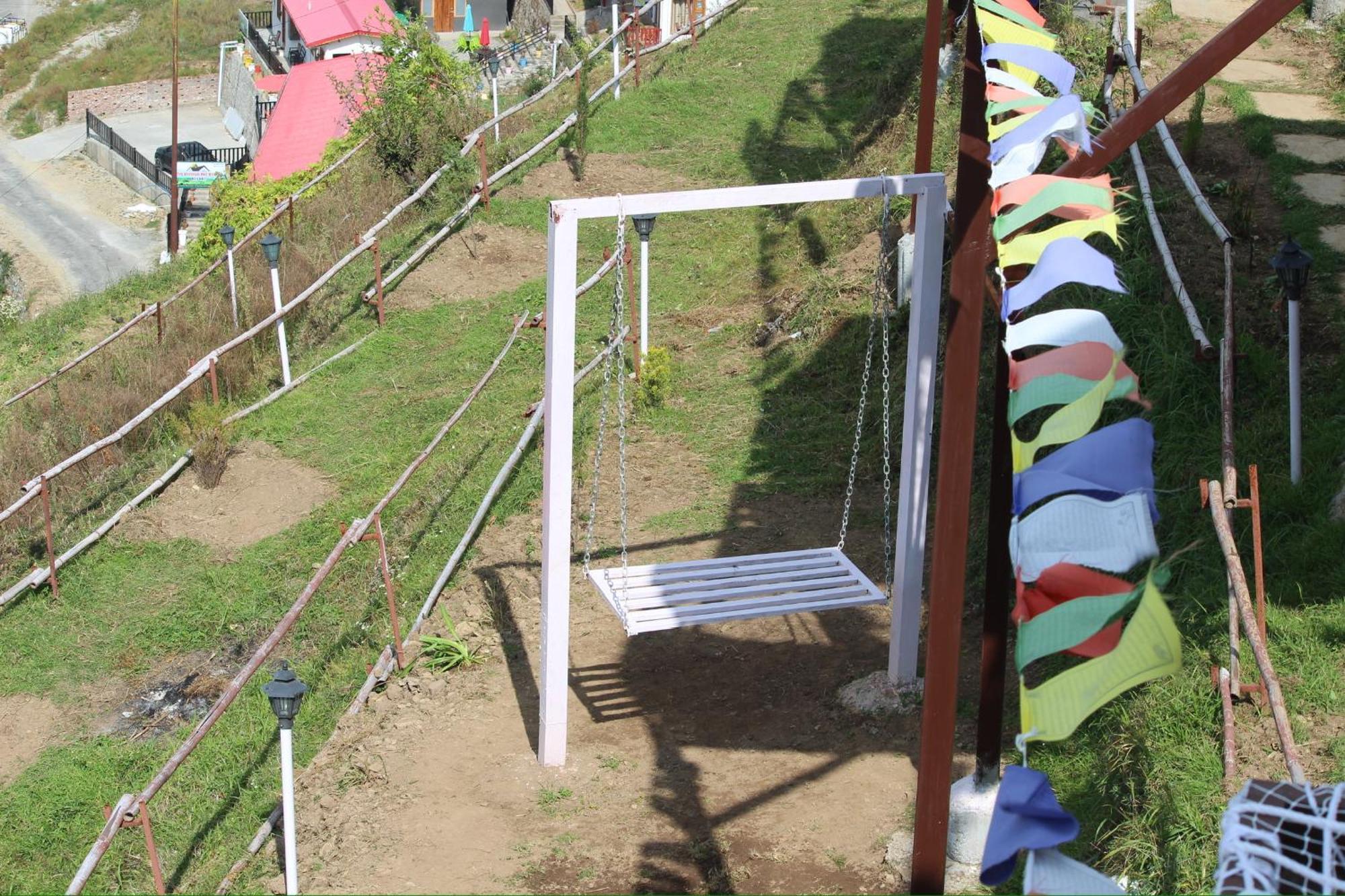 Nivriti Stays Kanatal Exterior photo