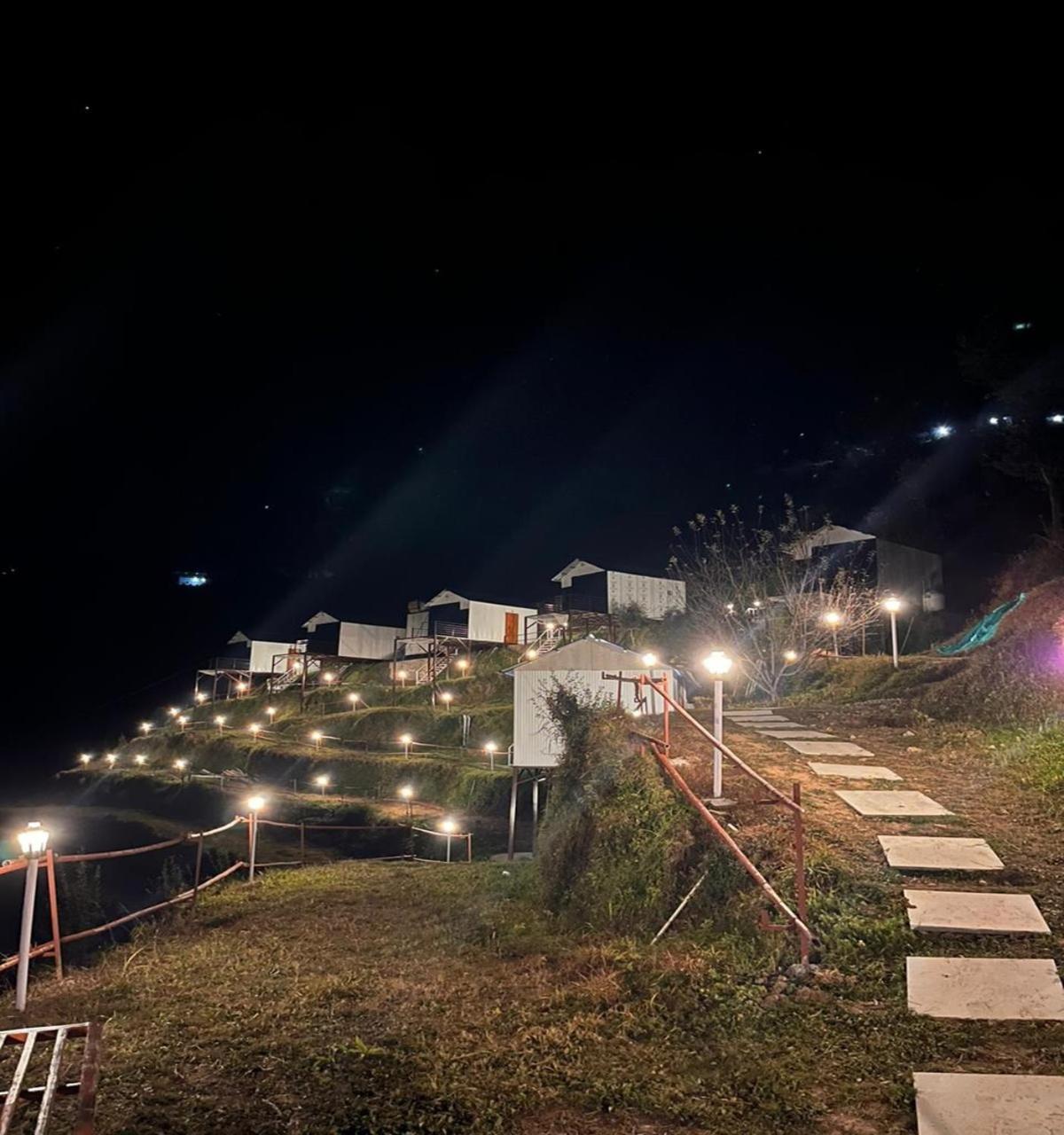 Nivriti Stays Kanatal Exterior photo