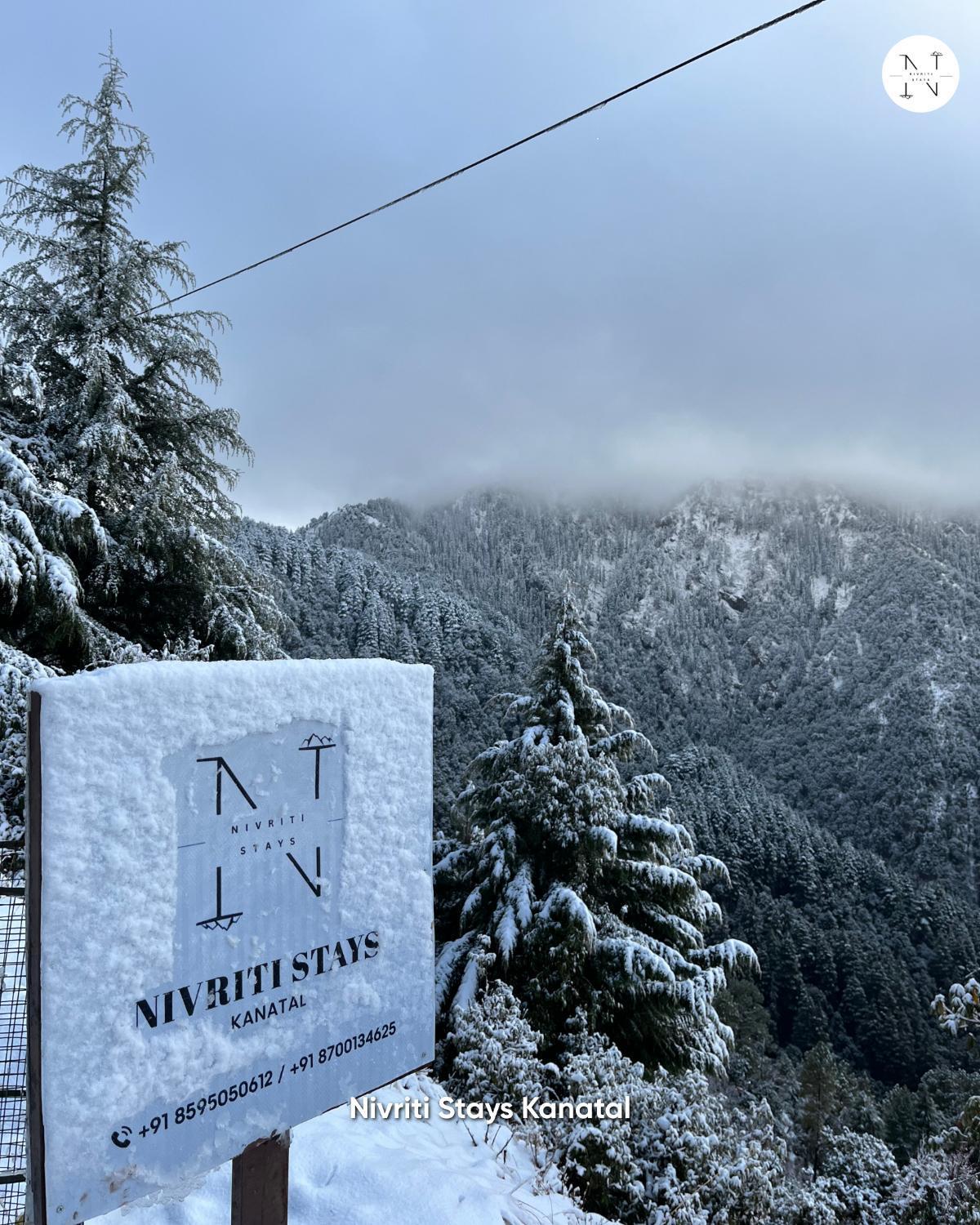 Nivriti Stays Kanatal Exterior photo